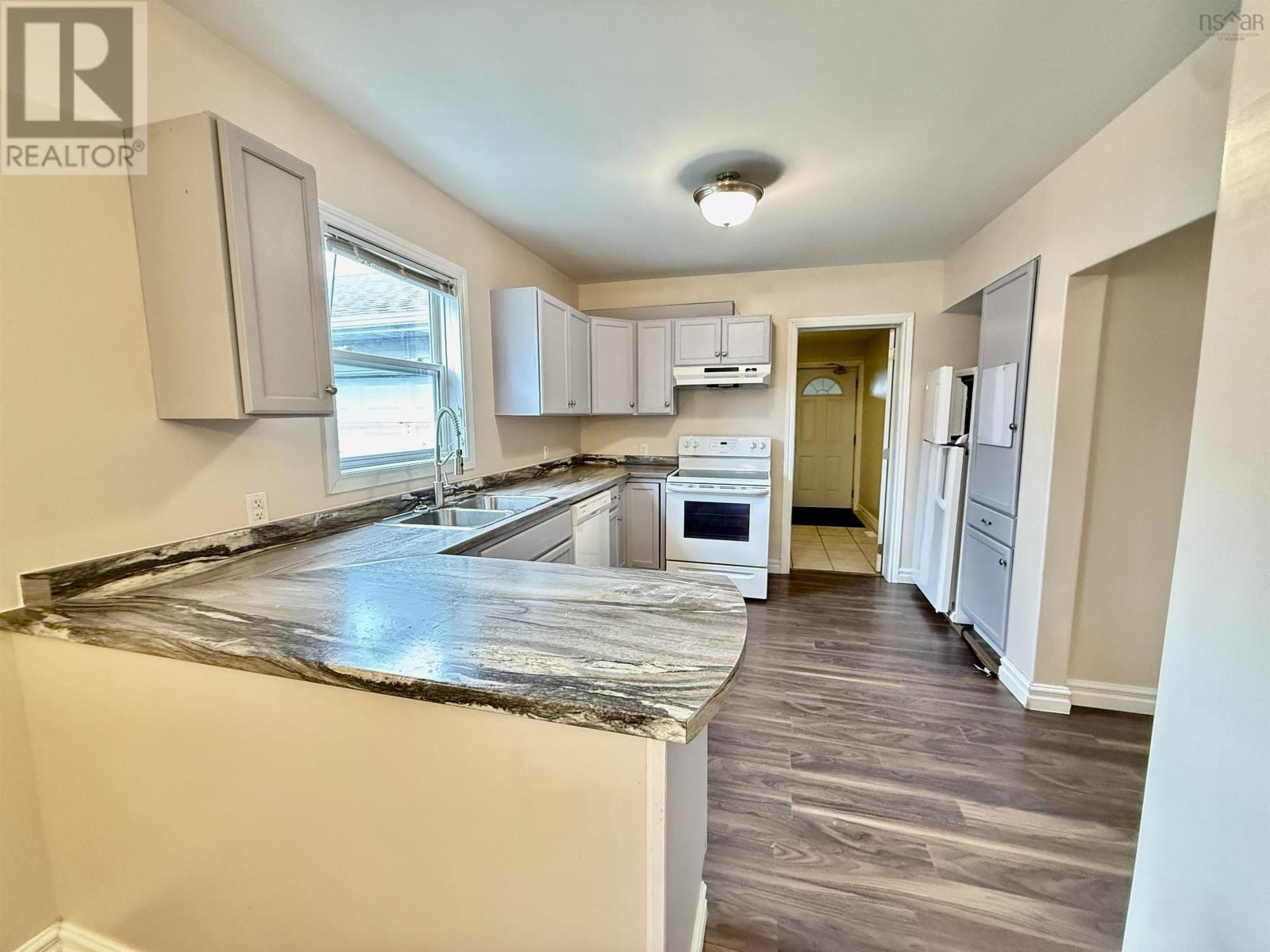 41 Irving Street, Dartmouth, Nova Scotia  B2W 1K1 - Photo 7 - 202607956