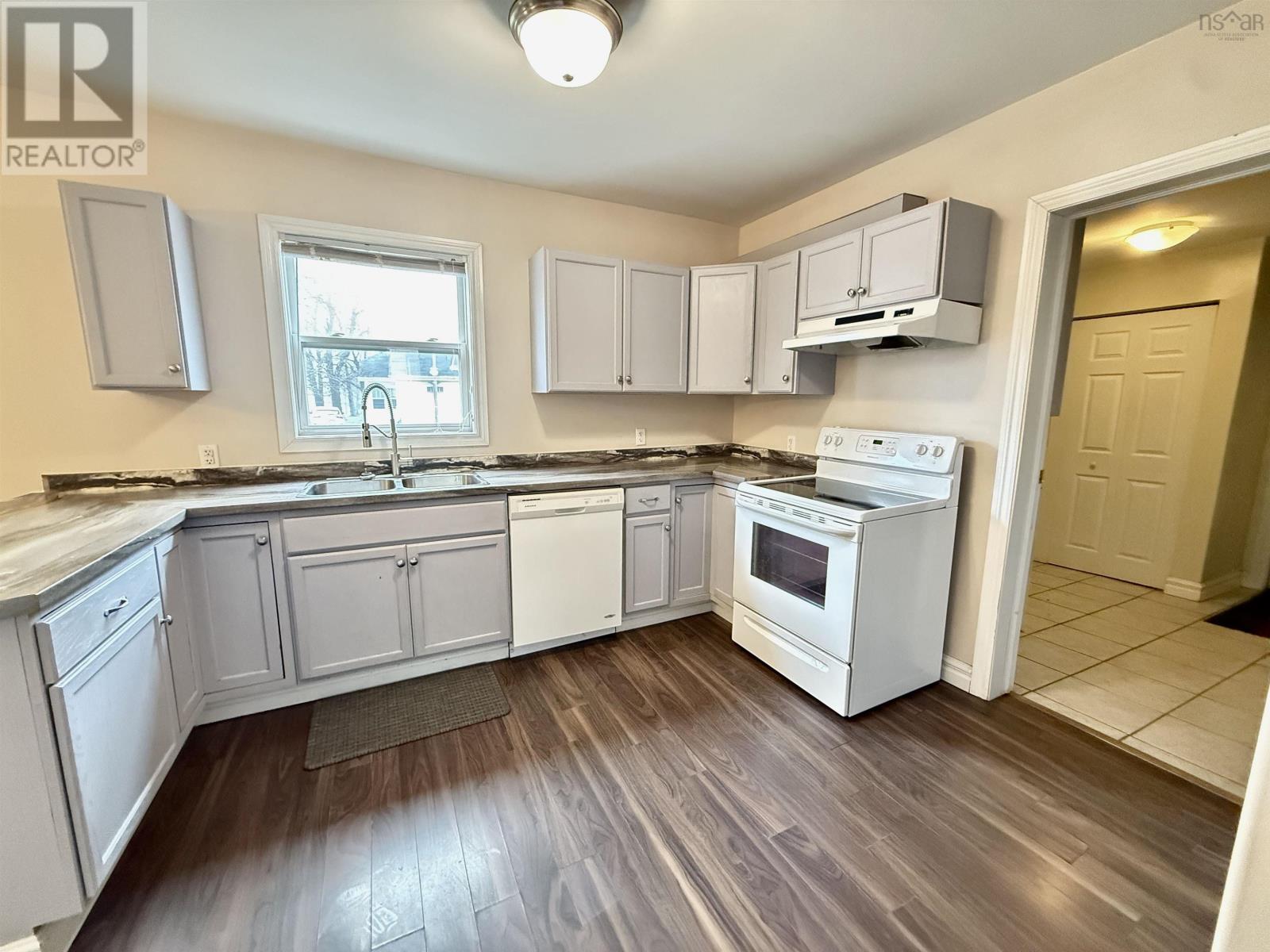 41 Irving Street, Dartmouth, Nova Scotia  B2W 1K1 - Photo 9 - 202607956