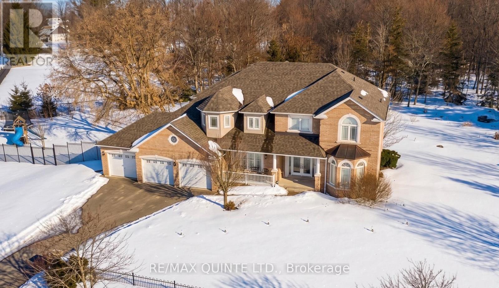 2 TREEVIEW AVENUE, Whitchurch-Stouffville, Ontario