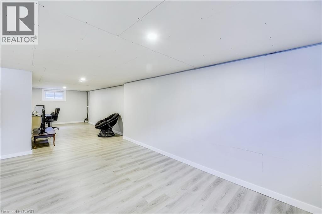 18 Tweedsmuir Avenue, London, Ontario  N5W 1K5 - Photo 17 - 40822178