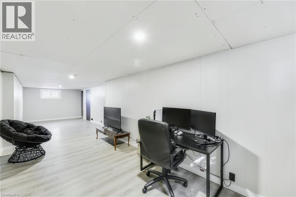 18 Tweedsmuir Avenue, London, Ontario  N5W 1K5 - Photo 18 - 40822178