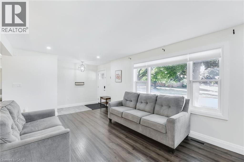 18 Tweedsmuir Avenue, London, Ontario  N5W 1K5 - Photo 5 - 40822178