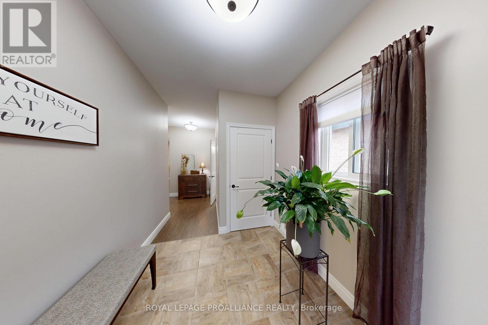 37 Farmington Crescent, Belleville, Ontario  K8N 0J9 - Photo 2 - X13019562