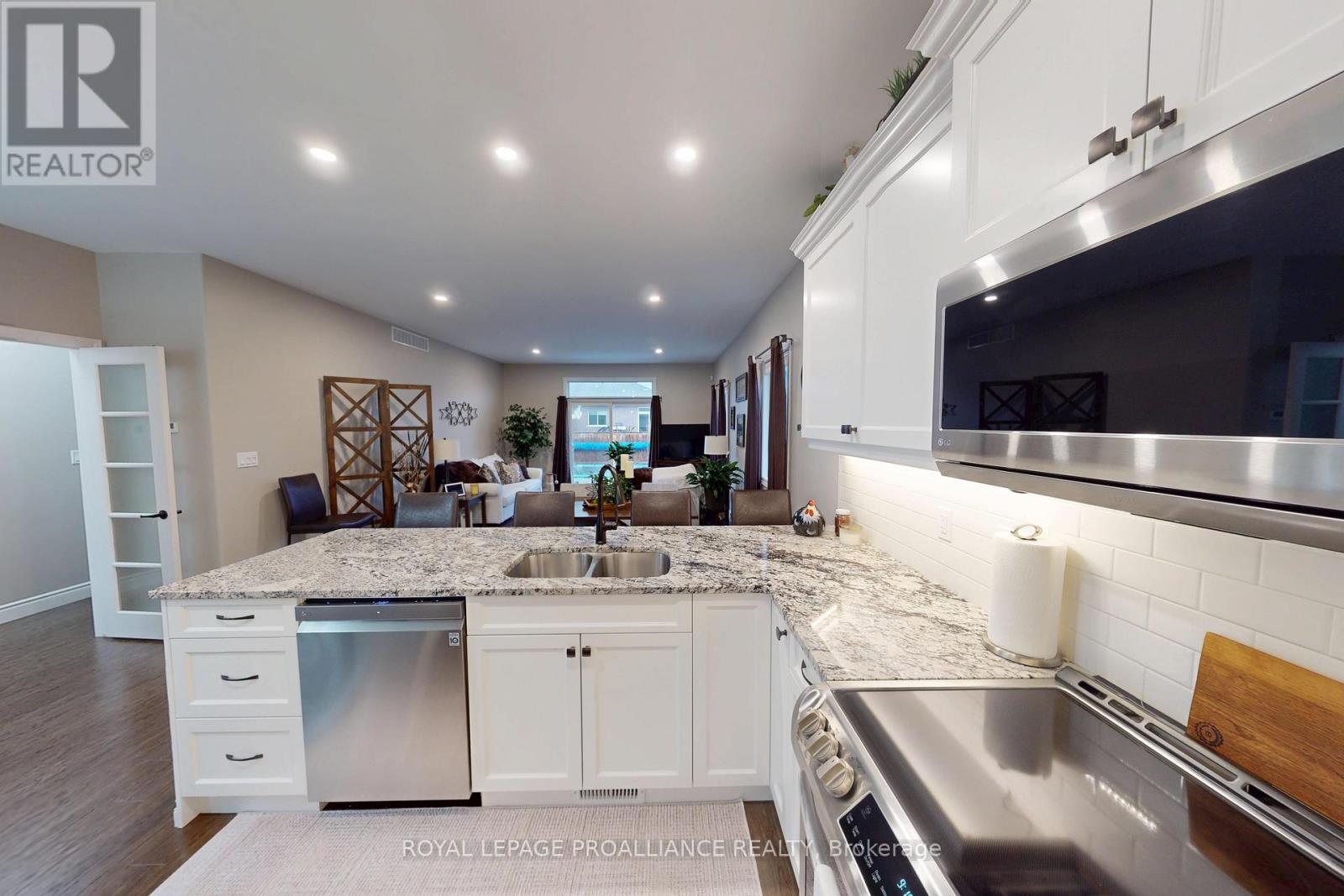 37 Farmington Crescent, Belleville, Ontario  K8N 0J9 - Photo 5 - X13019562