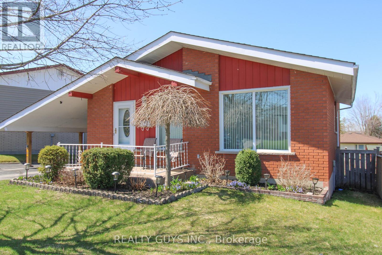 615 Saugeen Crescent, Peterborough (Ashburnham Ward 4), Ontario  K9J 1J9 - Photo 3 - X13019578