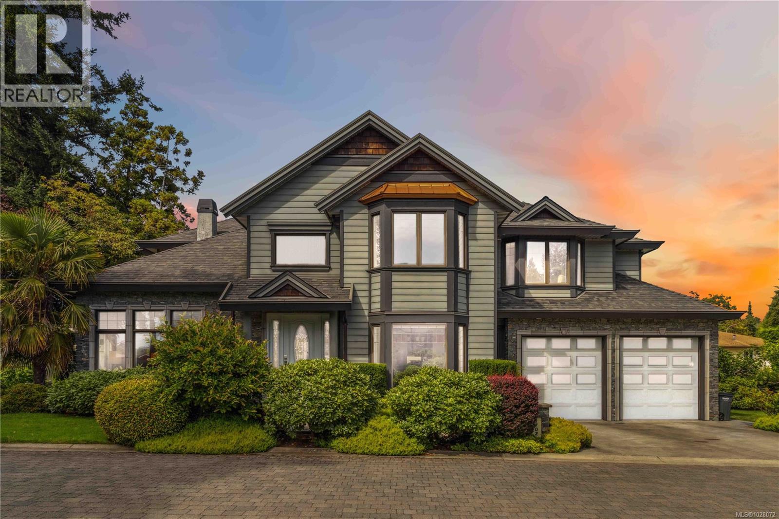 1702 De Sousa Pl, Saanich, British Columbia  V8N 3L2 - Photo 4 - 1028072