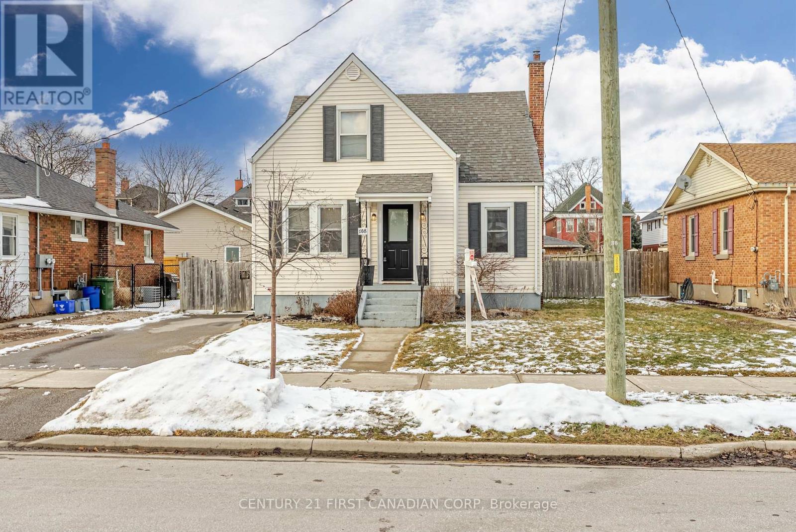 108 Myrtle Street, St. Thomas, Ontario  N5R 2G3 - Photo 1 - X13019508