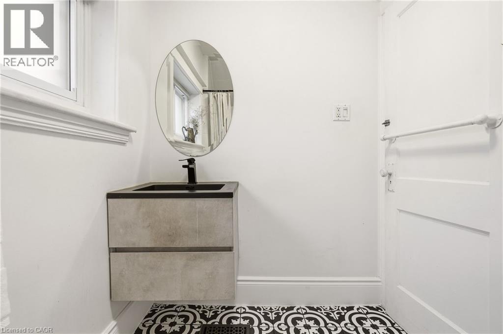 80 Weir Street N, Hamilton, Ontario  L8H 5E8 - Photo 30 - 40809337