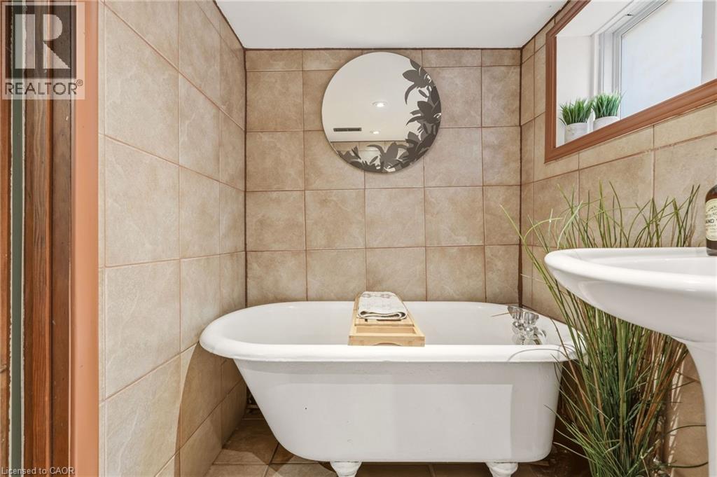 80 Weir Street N, Hamilton, Ontario  L8H 5E8 - Photo 38 - 40809337