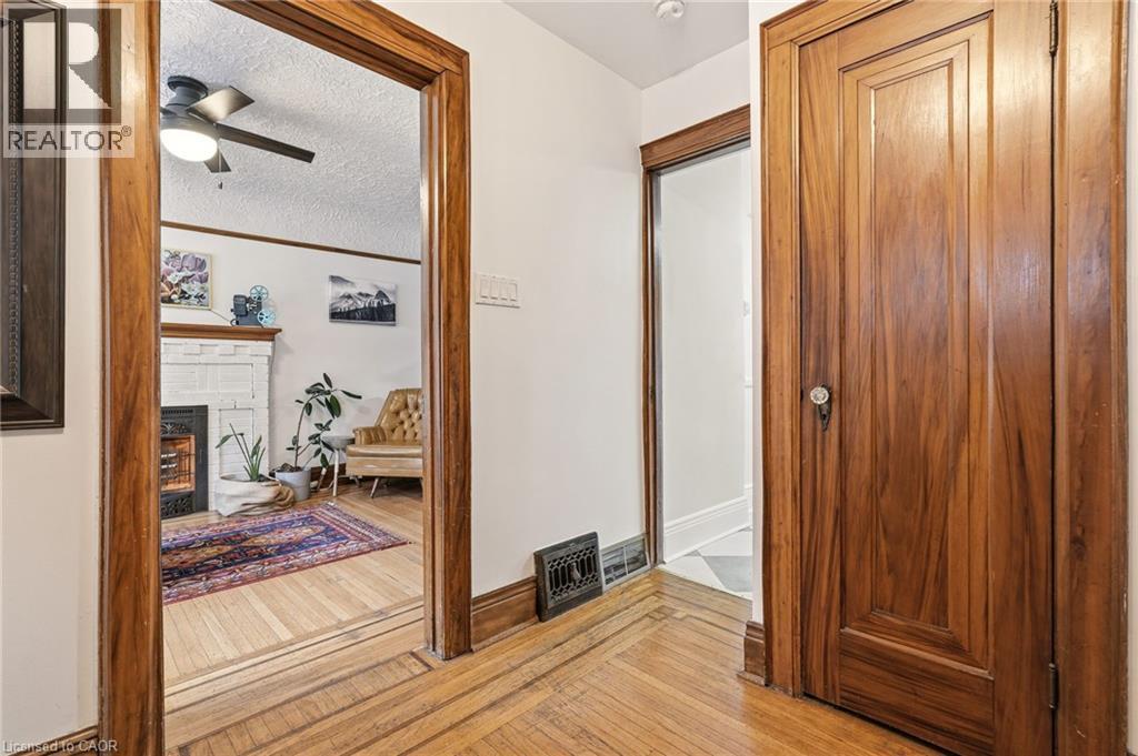 80 Weir Street N, Hamilton, Ontario  L8H 5E8 - Photo 7 - 40809337