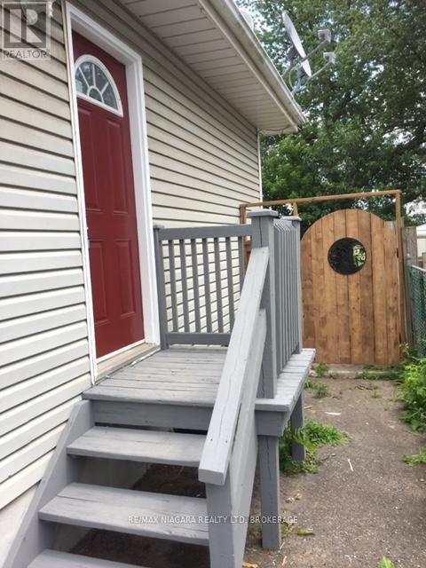 42 Vine Street, St. Catharines, Ontario  L2R 3X8 - Photo 24 - X12994558