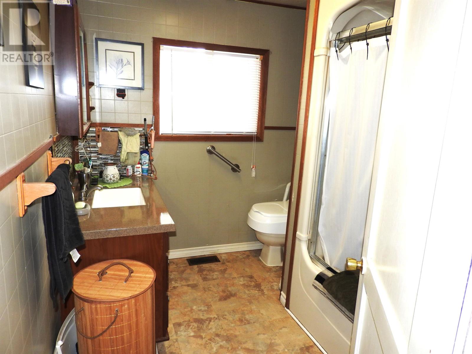 497 Lakeshore Dr, Thunder Bay, Ontario  P7A 0P9 - Photo 17 - TB2600743