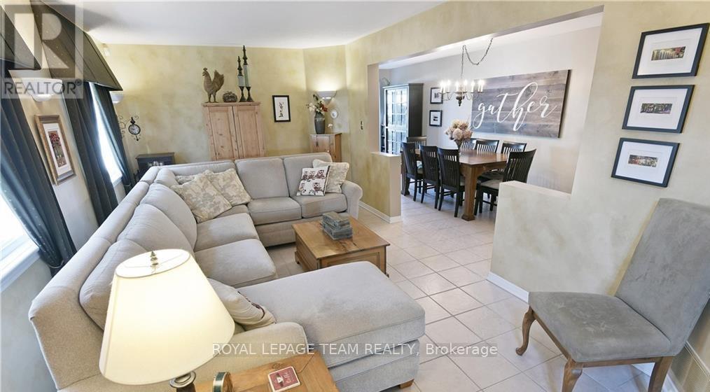 32 Riverstone Drive N, Ottawa, Ontario  K2J 4X7 - Photo 5 - X12993418