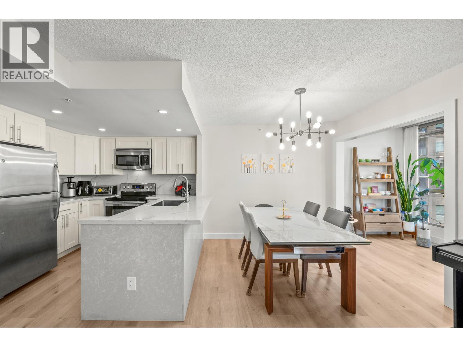 706 867 Hamilton Street, Vancouver, British Columbia  V6B 2R7 - Photo 10 - R3113205