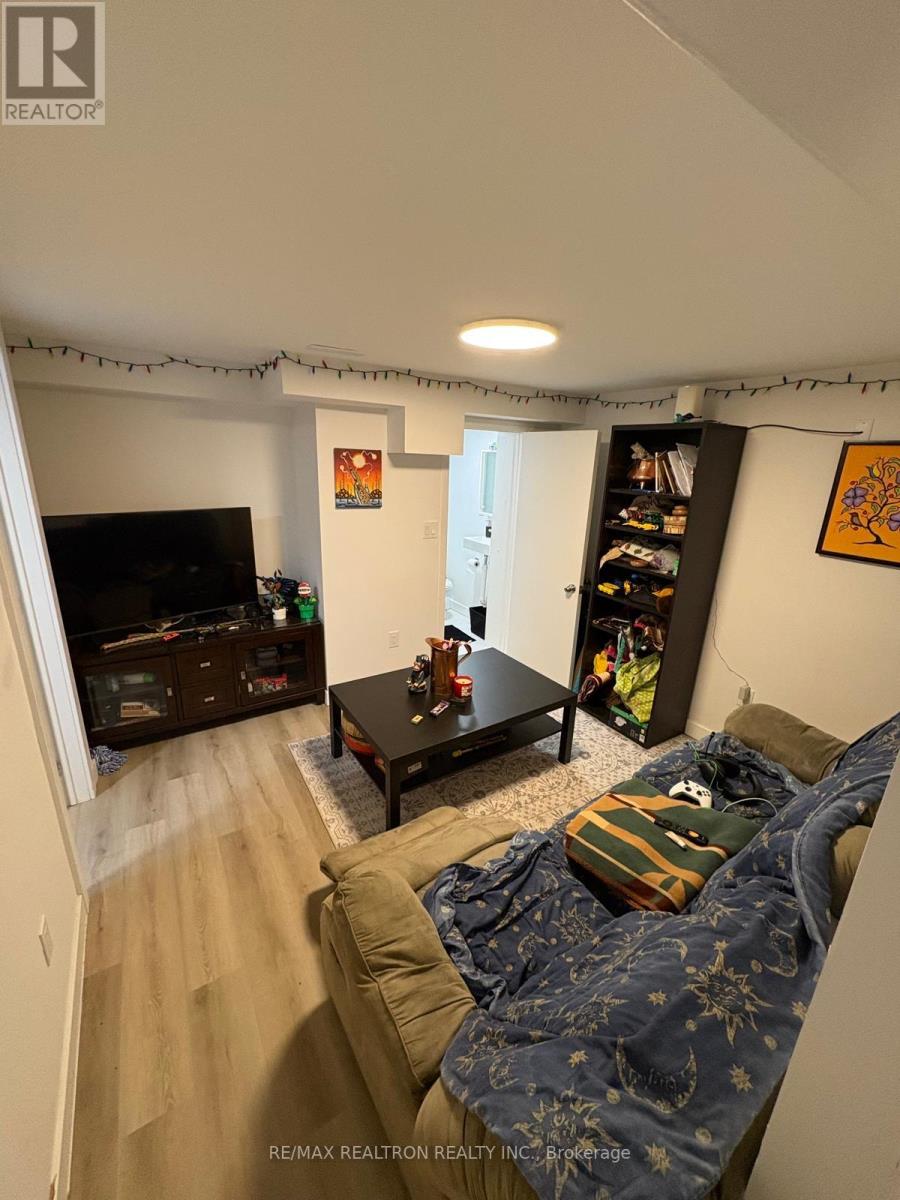 143 Peel Street, Barrie, Ontario  L4M 3L7 - Photo 25 - S13018808