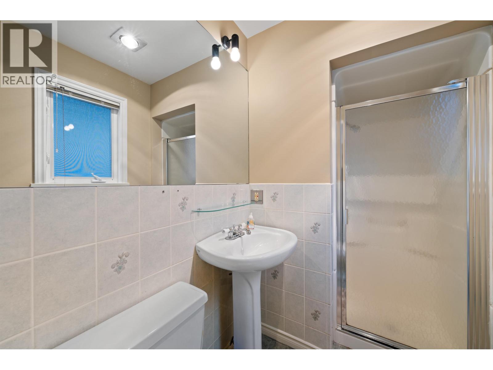 3563 Sykes Road, North Vancouver, British Columbia  V7K 2X4 - Photo 12 - R3113209