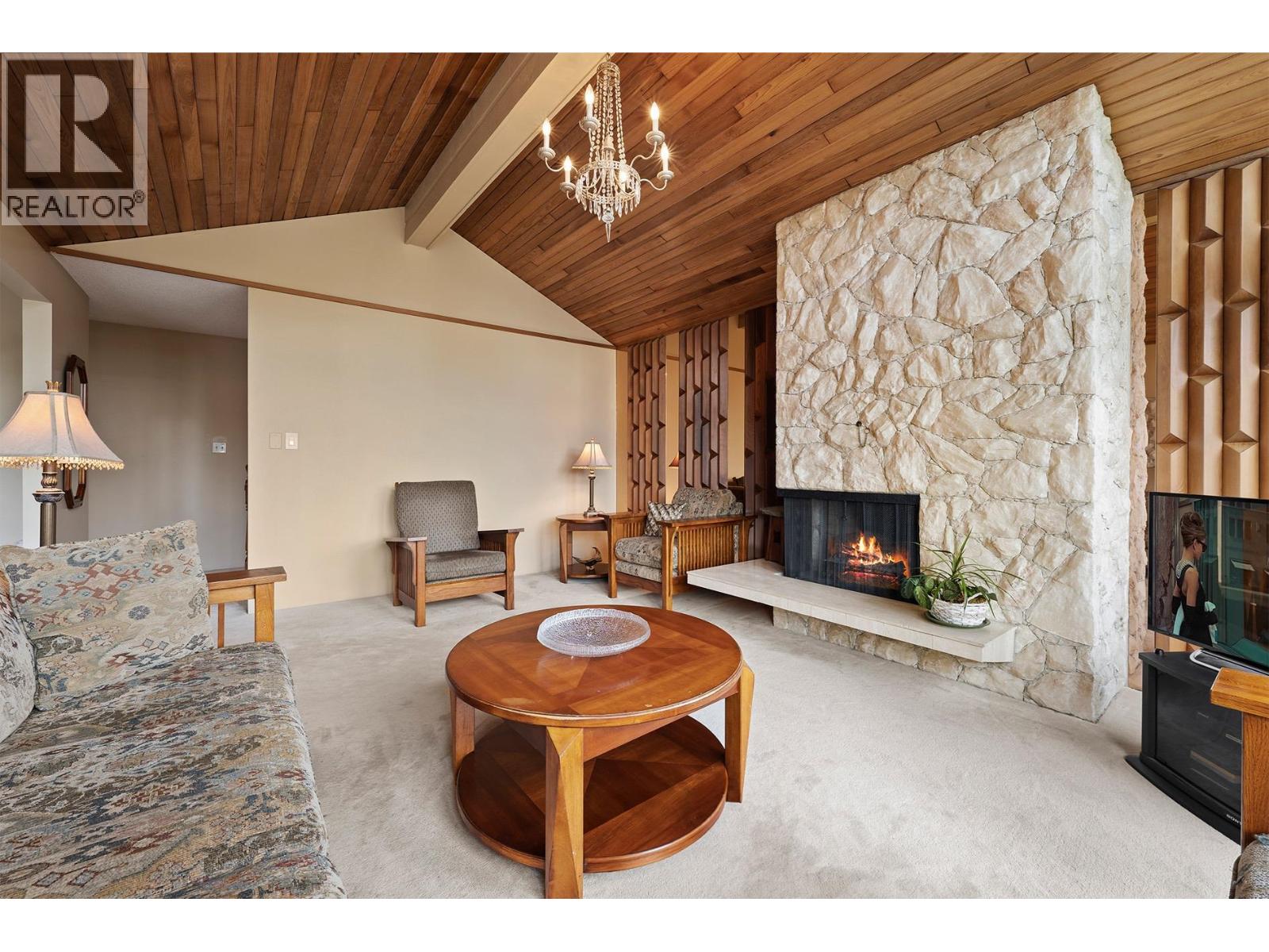 3563 Sykes Road, North Vancouver, British Columbia  V7K 2X4 - Photo 5 - R3113209