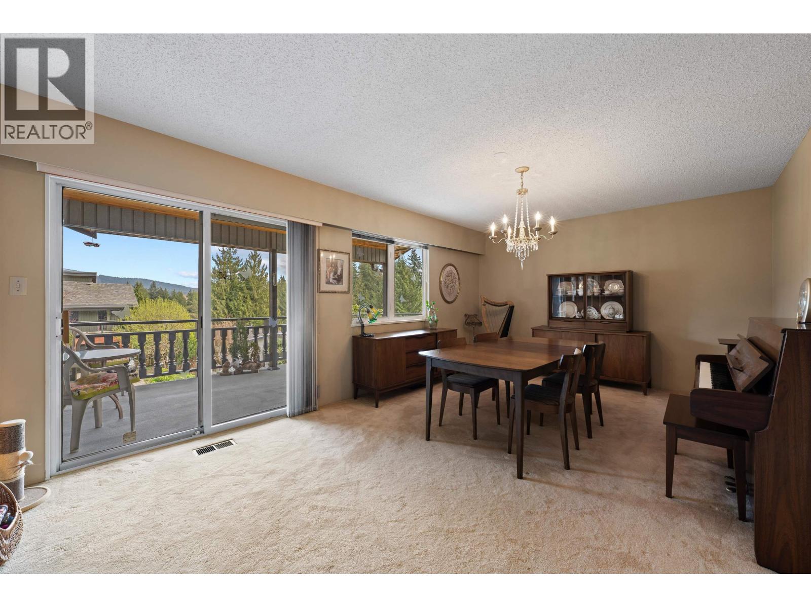 3563 Sykes Road, North Vancouver, British Columbia  V7K 2X4 - Photo 7 - R3113209