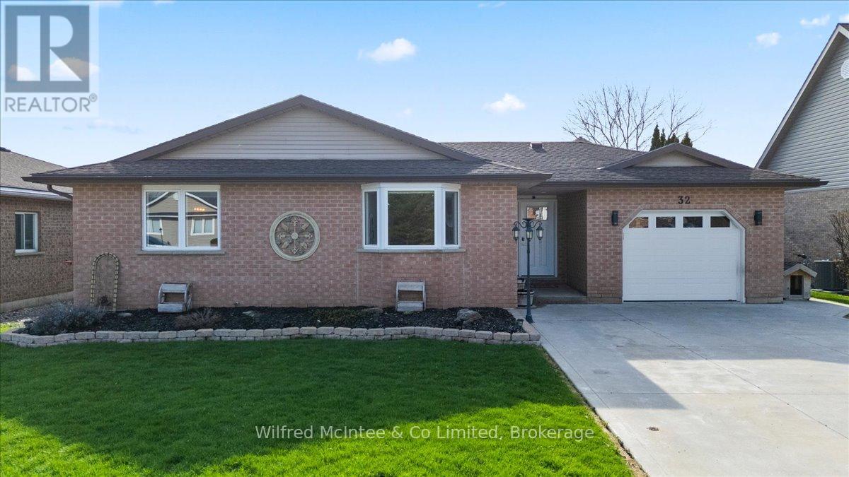 32 WEST RIVER ROAD, Brockton, Ontario