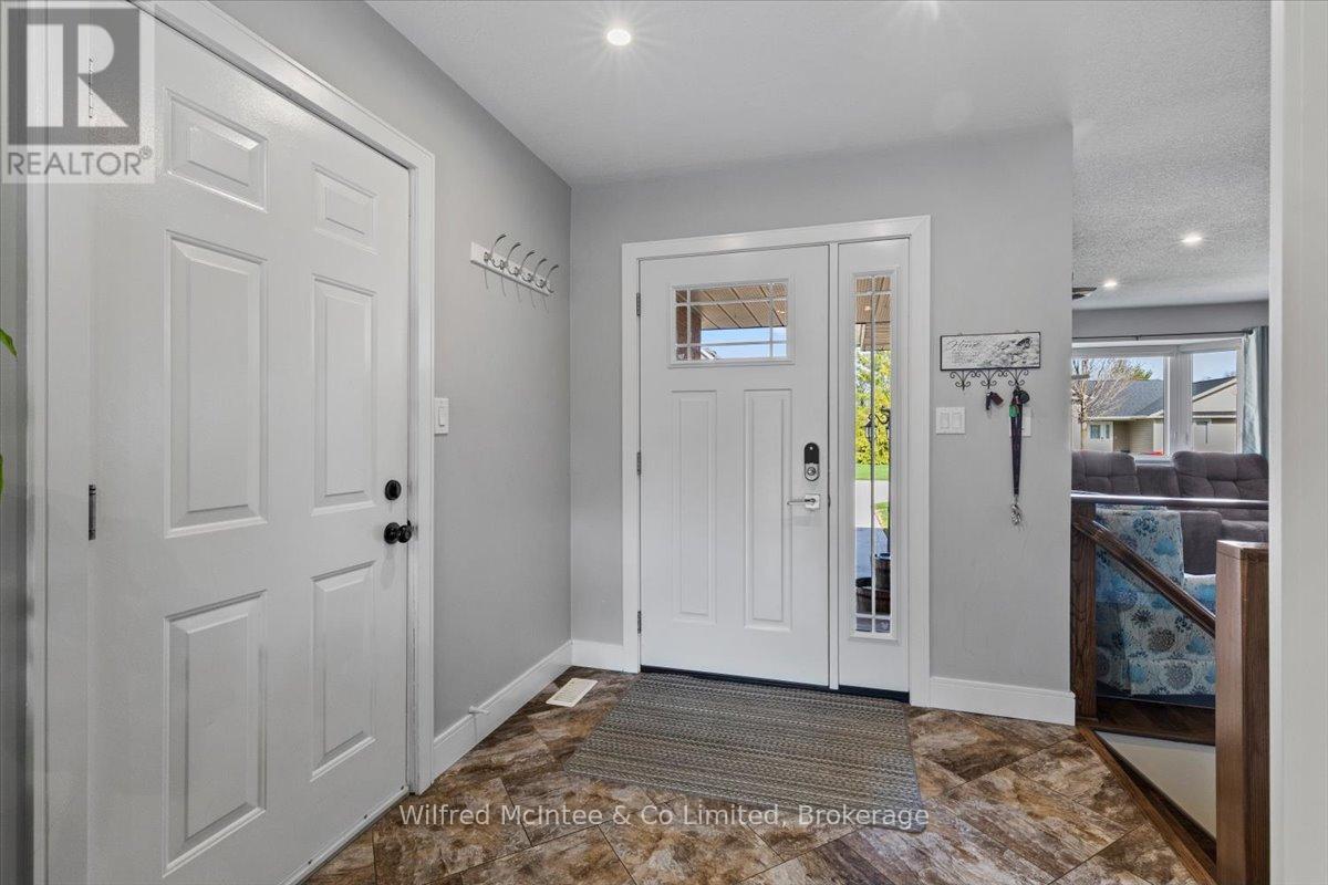 32 West River Road, Brockton, Ontario  N0G 2V0 - Photo 6 - X13019576