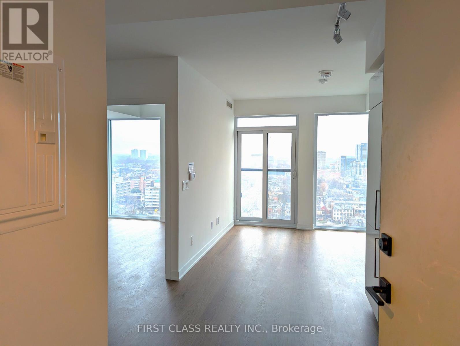 2011 - 319 Jarvis Street E, Toronto, Ontario  M5B 2C2 - Photo 4 - C13019486