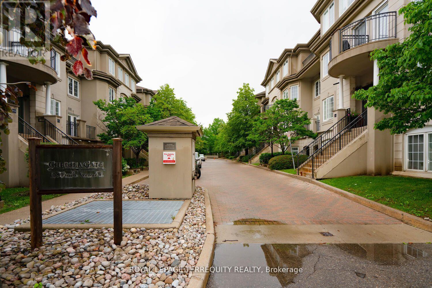 B19 - 108 FINCH AVENUE W, Toronto, Ontario