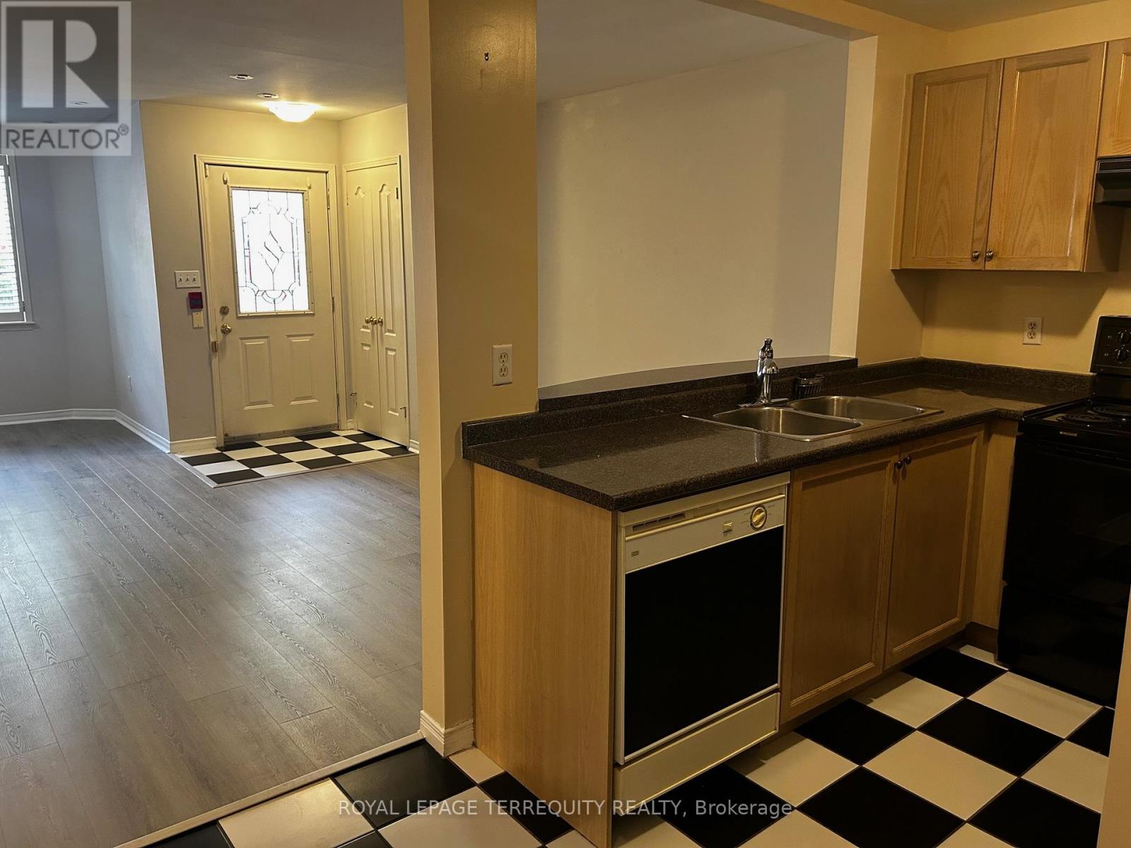 B19 - 108 Finch Avenue W, Toronto, Ontario  M2N 6W6 - Photo 5 - C13019558