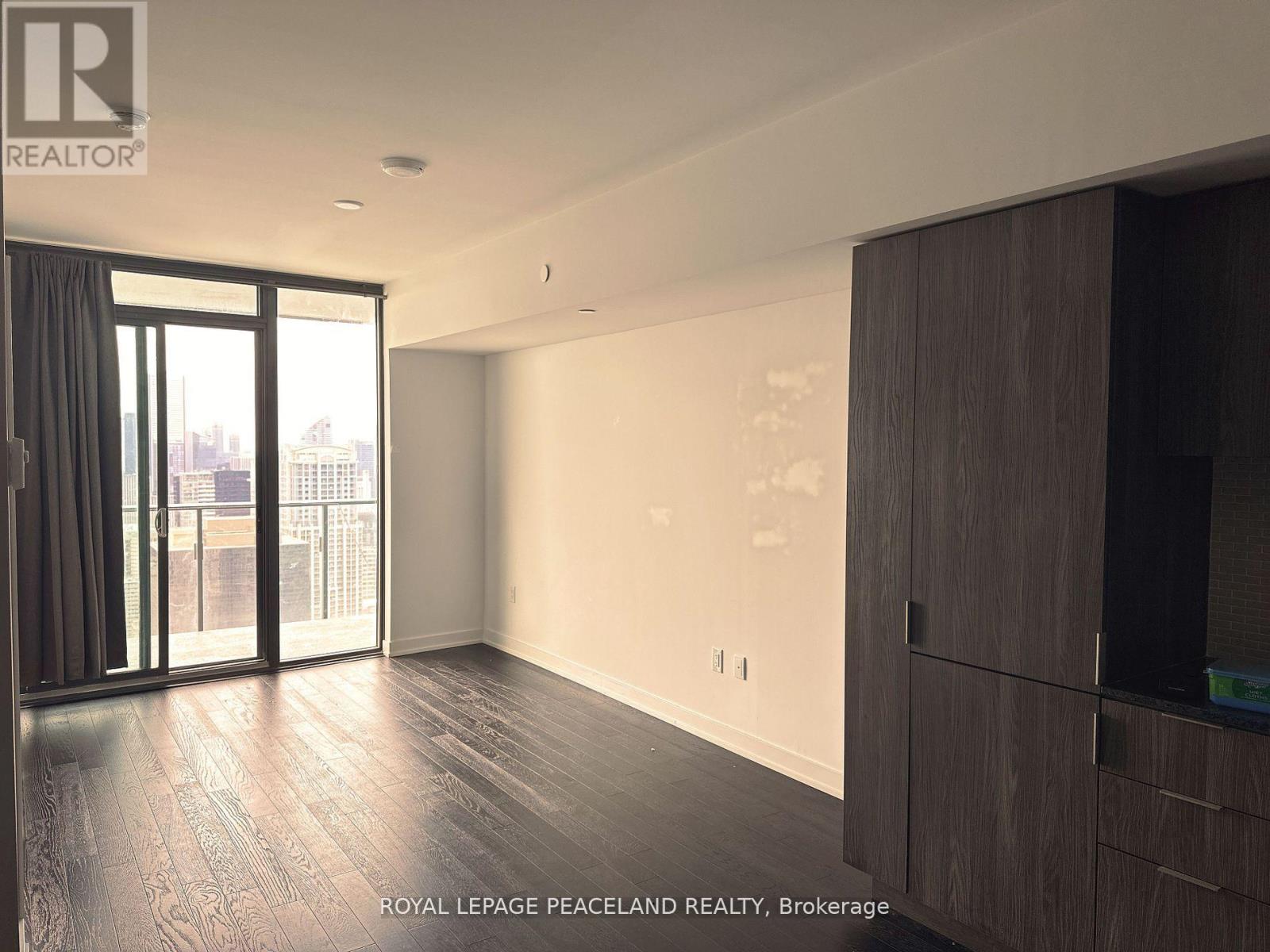 4803 - 11 Wellesley Street W, Toronto, Ontario  M4Y 0G4 - Photo 3 - C13019566