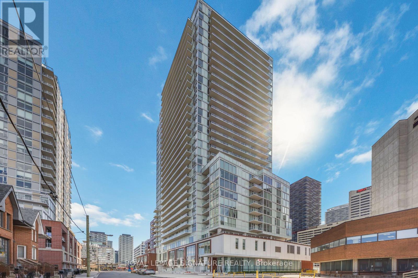 2404 - 33 HELENDALE AVENUE, Toronto, Ontario