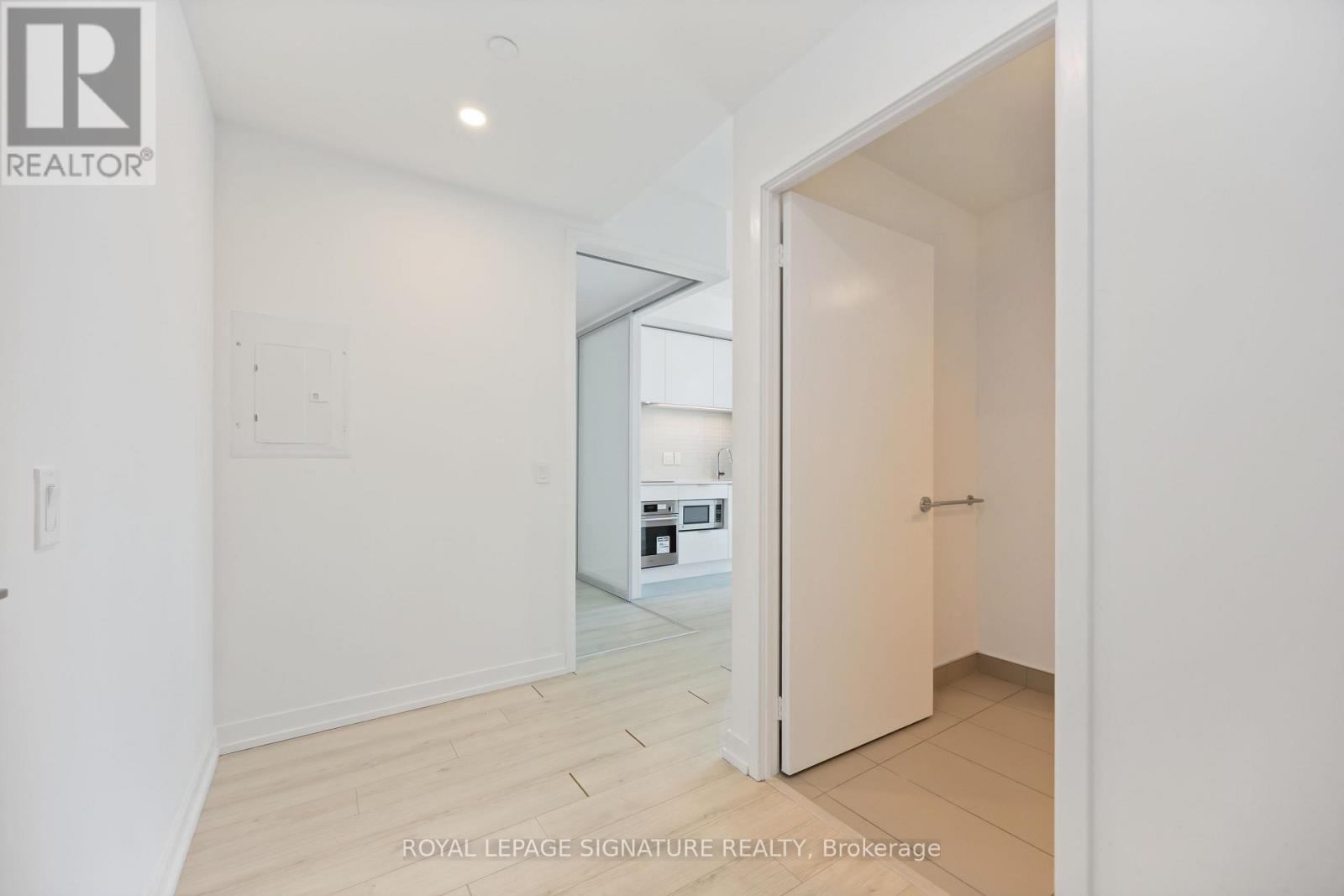 2404 - 33 Helendale Avenue, Toronto, Ontario  M4R 0A4 - Photo 5 - C13019600