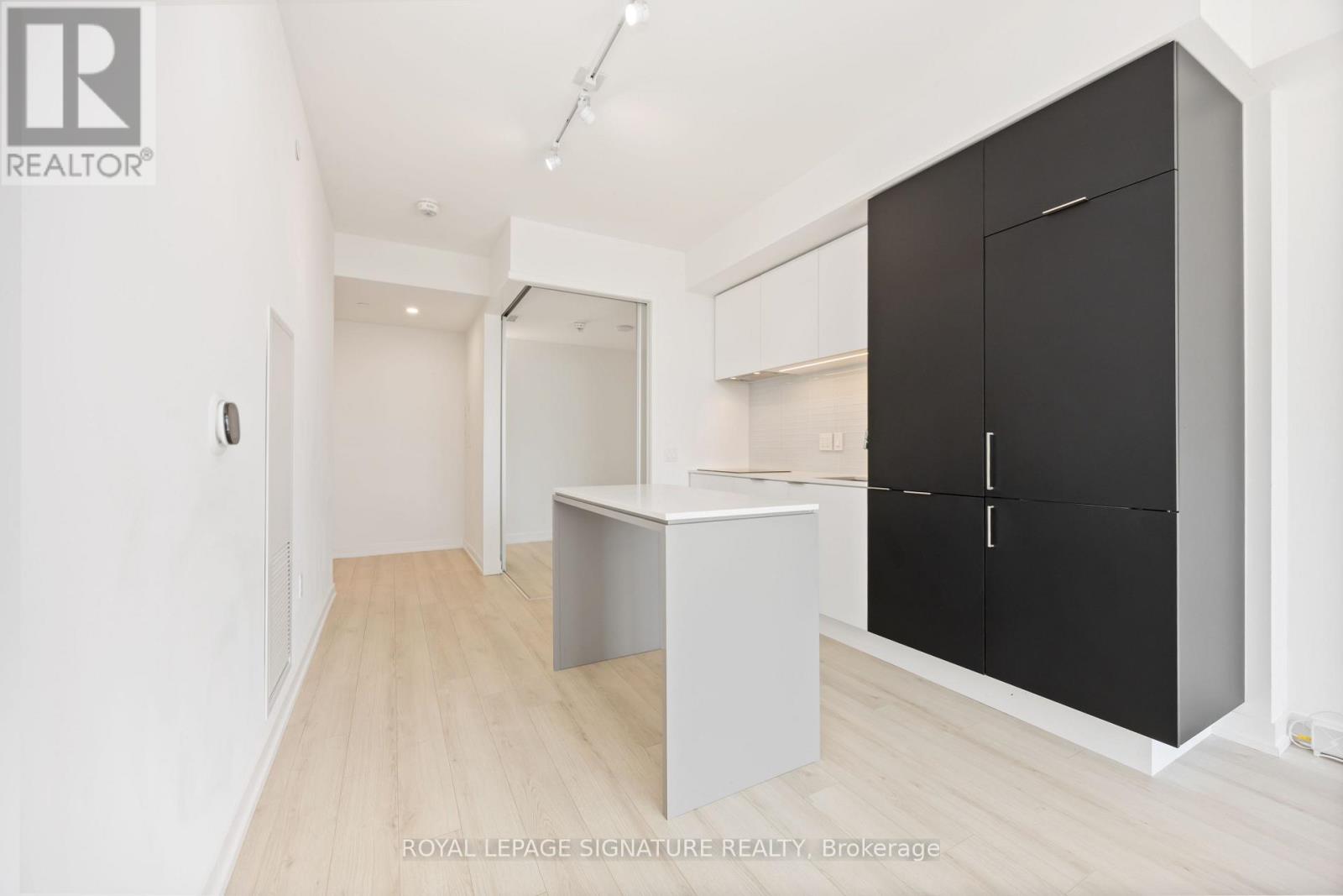 2404 - 33 Helendale Avenue, Toronto, Ontario  M4R 0A4 - Photo 8 - C13019600