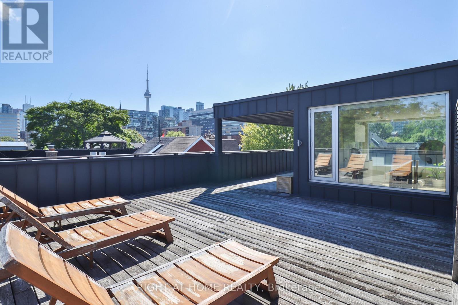 18 Mitchell Avenue, Toronto, Ontario  M6J 1B9 - Photo 17 - C12550016