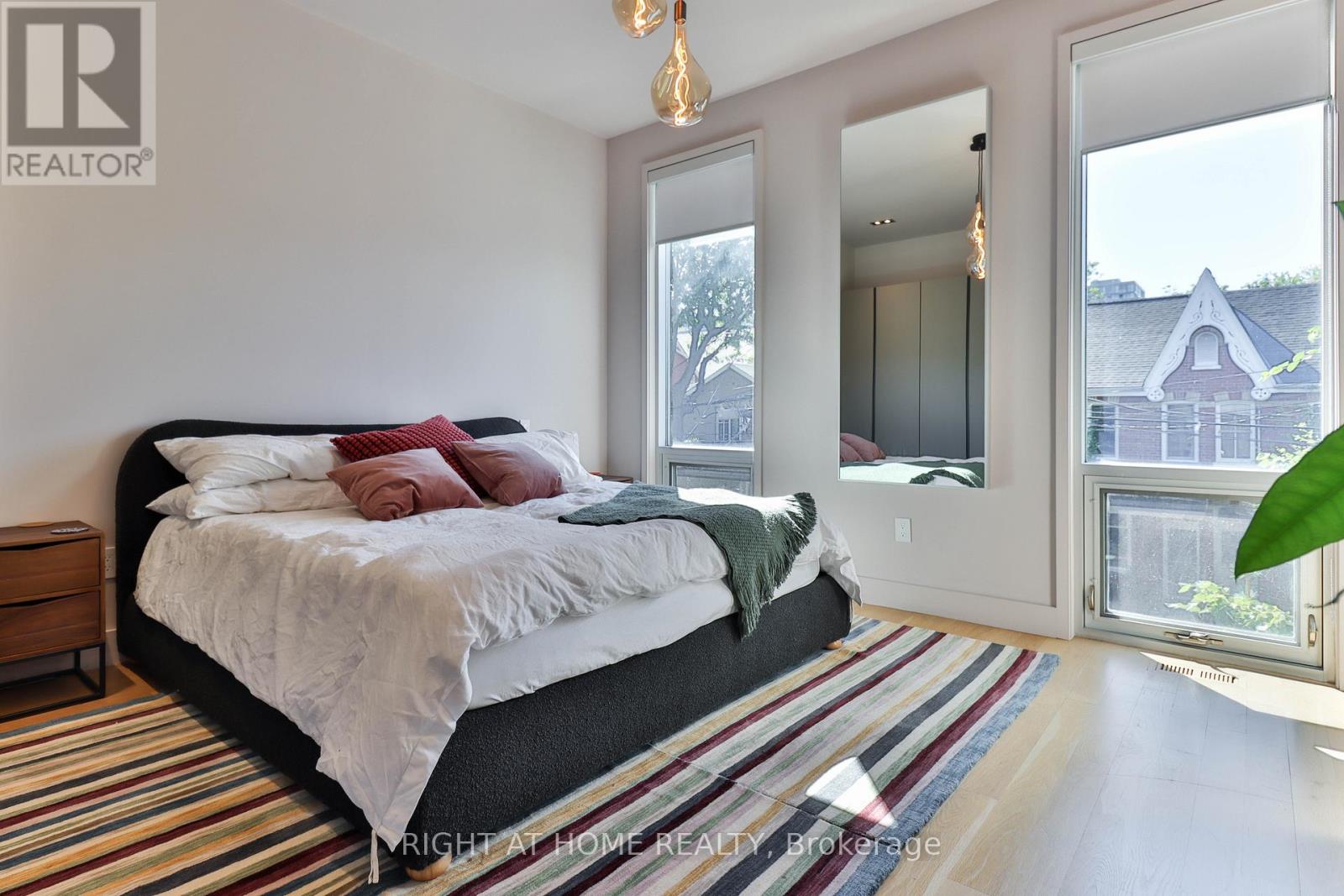 18 Mitchell Avenue, Toronto, Ontario  M6J 1B9 - Photo 8 - C12550016