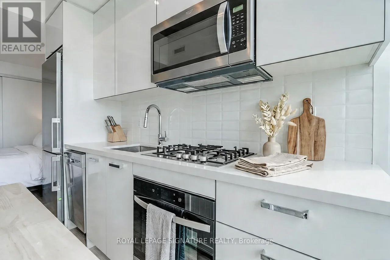 1714 - 195 Mccaul Street, Toronto, Ontario  M5T 0E5 - Photo 4 - C13004396