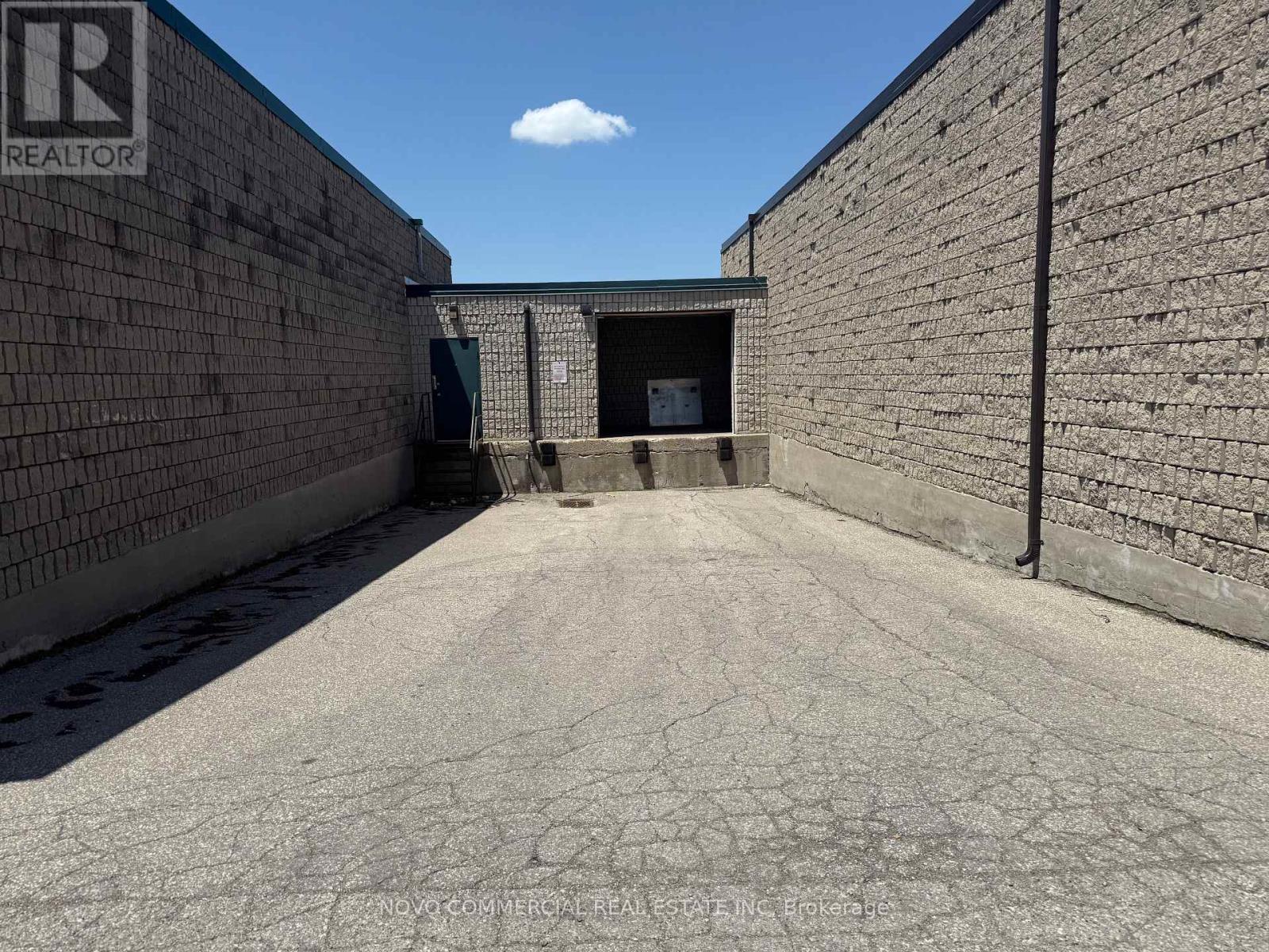 230 North Queen Street, Toronto, Ontario  M9C 4Y1 - Photo 2 - W12819122