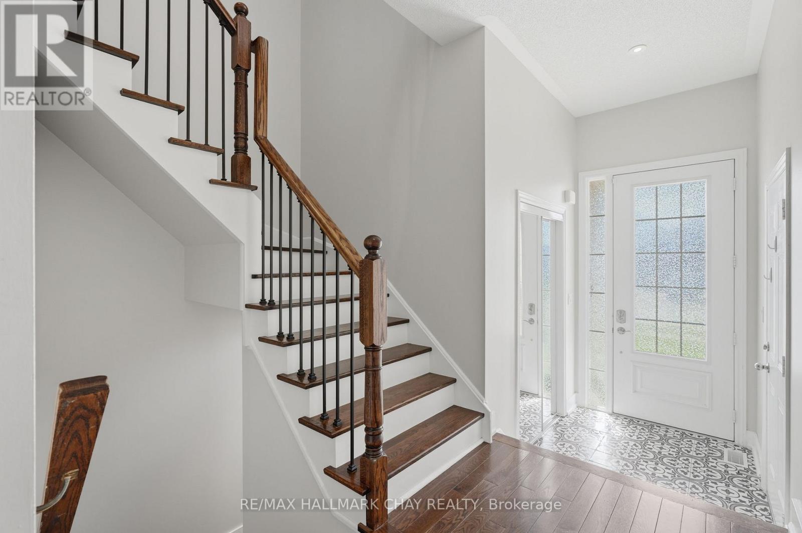 113 Collier Crescent, Essa, Ontario  L3W 0M9 - Photo 5 - N13018804