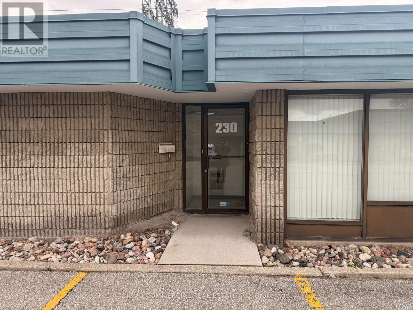 230 North Queen Street, Toronto, Ontario  M9C 4Y1 - Photo 3 - W12819122