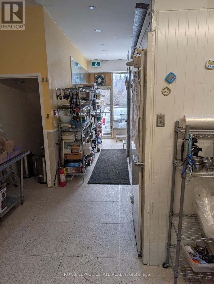 1527 O'connor Drive, Toronto, Ontario  M4B 2V7 - Photo 4 - E13019496