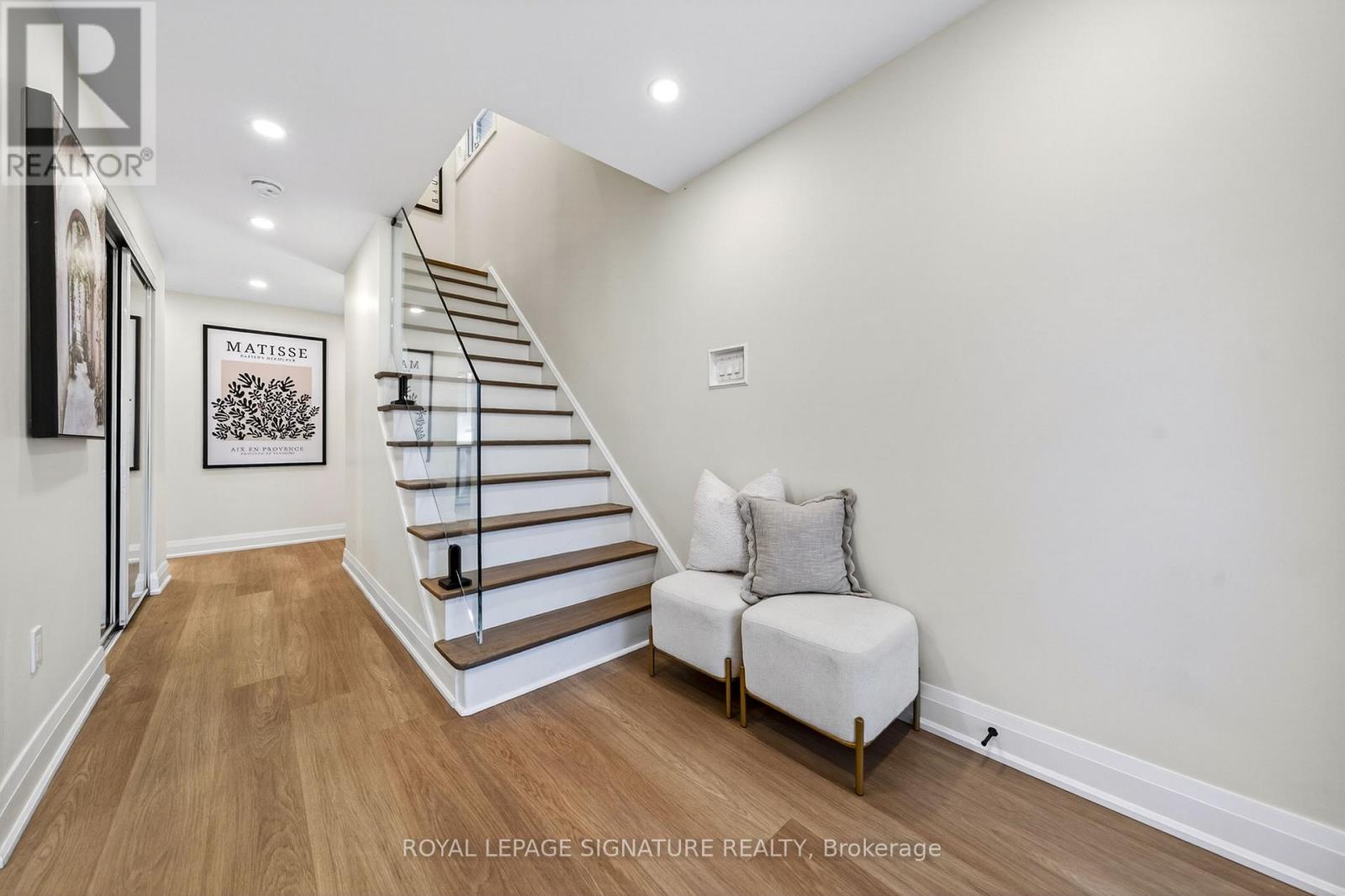 26 Carondale Crescent, Toronto (L'amoreaux), Ontario  M1W 2B1 - Photo 4 - E13019502
