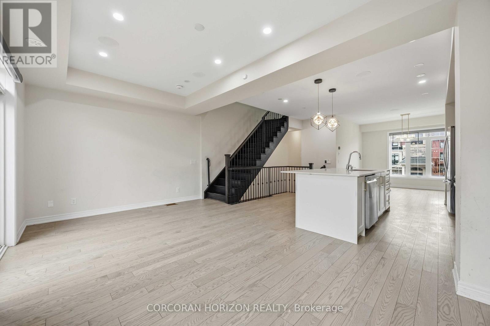 91 Dorian Drive, Whitby, Ontario  L1P 0C8 - Photo 7 - E13019528