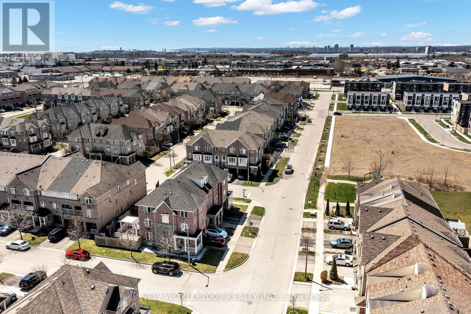 27 Stonewood Street, Ajax, Ontario  L1S 0B3 - Photo 4 - E13019620