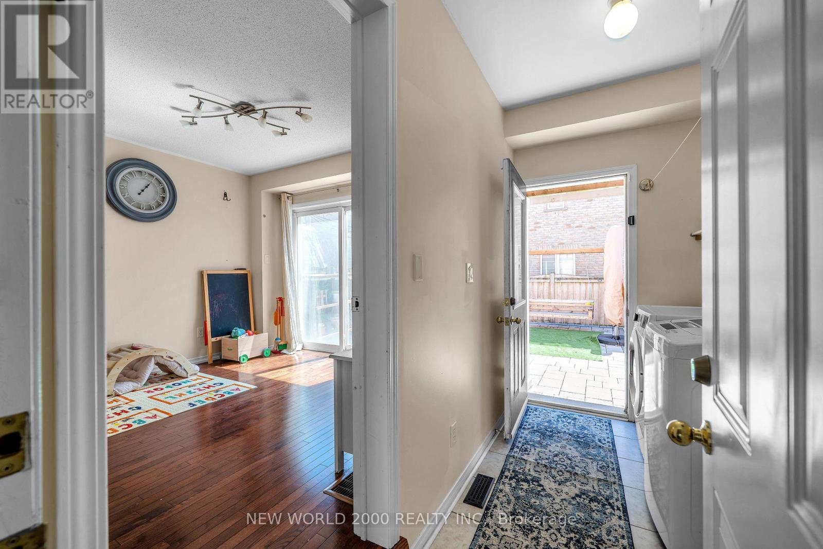 27 Stonewood Street, Ajax, Ontario  L1S 0B3 - Photo 7 - E13019620