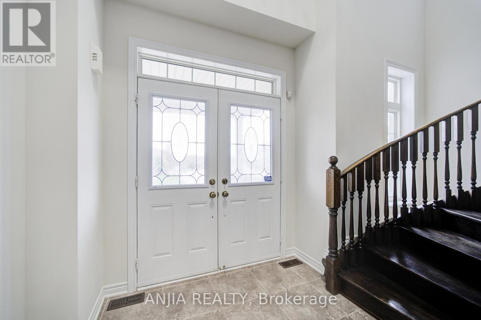 1165 Blencowe Crescent, Newmarket, Ontario  L3X 0A9 - Photo 4 - N13019480