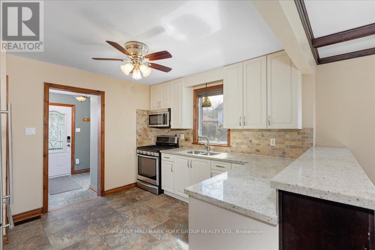 181 Lake Drive N, Georgina (Historic Lakeshore Communities), Ontario  L4P 3C8 - Photo 19 - N13019498