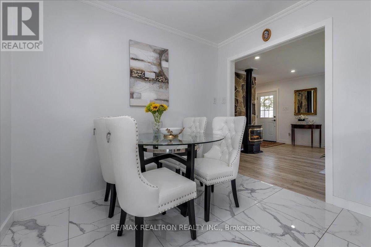 1129 Lindy Lane, Innisfil, Ontario  L0L 1R0 - Photo 10 - N13019610