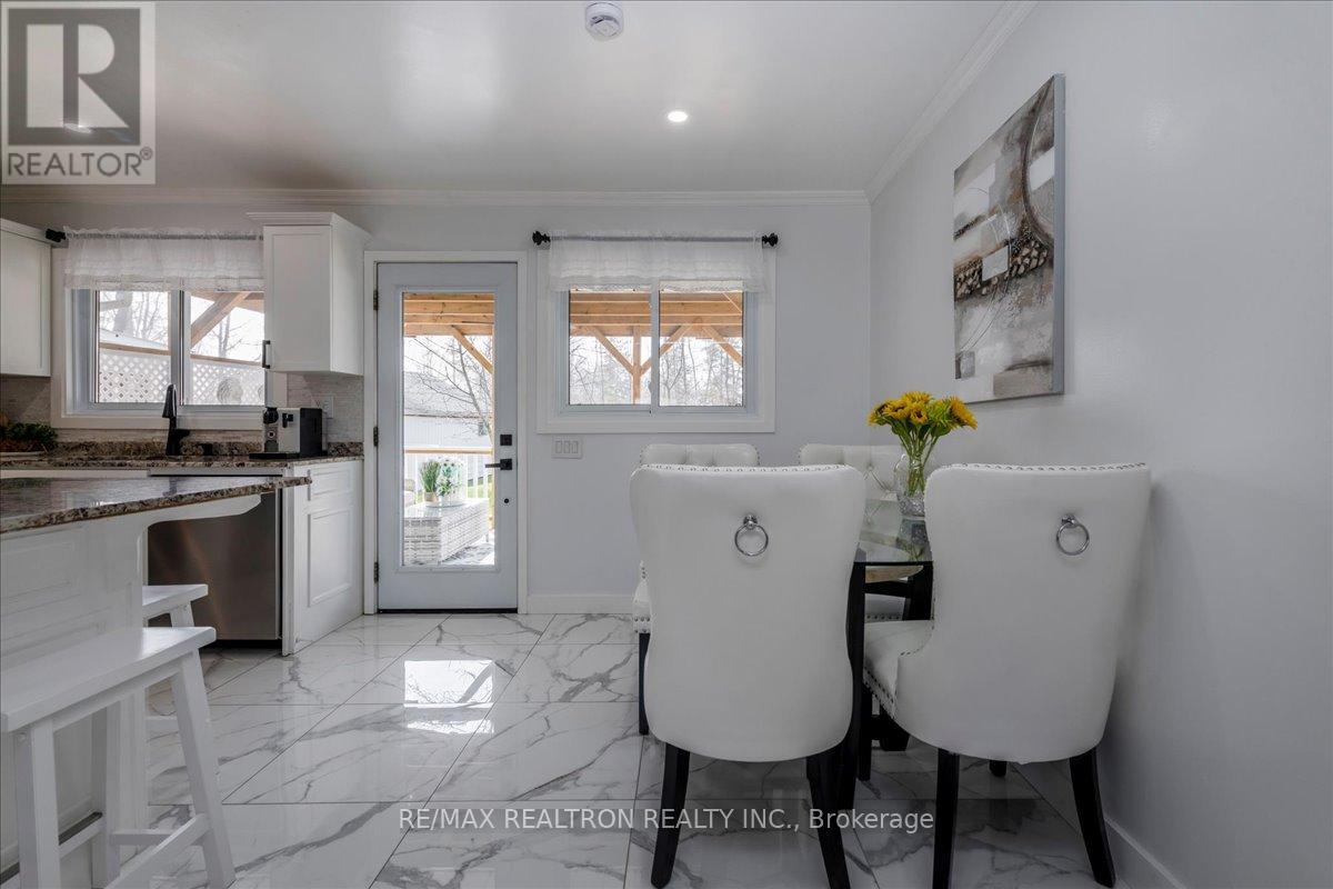 1129 Lindy Lane, Innisfil, Ontario  L0L 1R0 - Photo 11 - N13019610