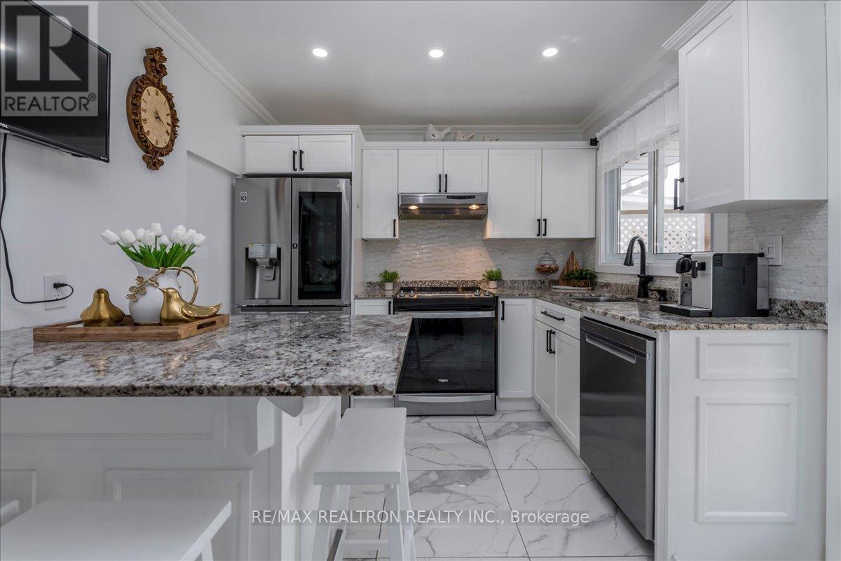 1129 Lindy Lane, Innisfil, Ontario  L0L 1R0 - Photo 13 - N13019610