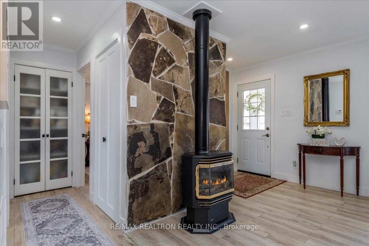 1129 Lindy Lane, Innisfil, Ontario  L0L 1R0 - Photo 15 - N13019610