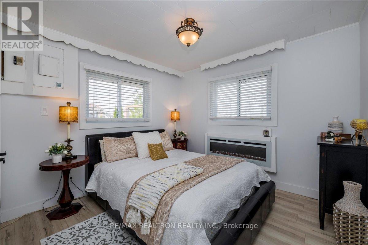 1129 Lindy Lane, Innisfil, Ontario  L0L 1R0 - Photo 16 - N13019610