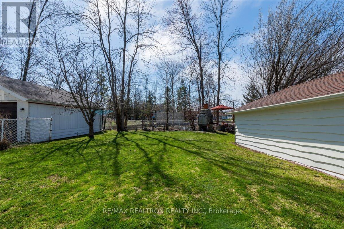 1129 Lindy Lane, Innisfil, Ontario  L0L 1R0 - Photo 27 - N13019610